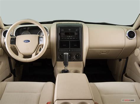 2007 Ford Explorer Sport Trac Interior | U.S. News & World Report