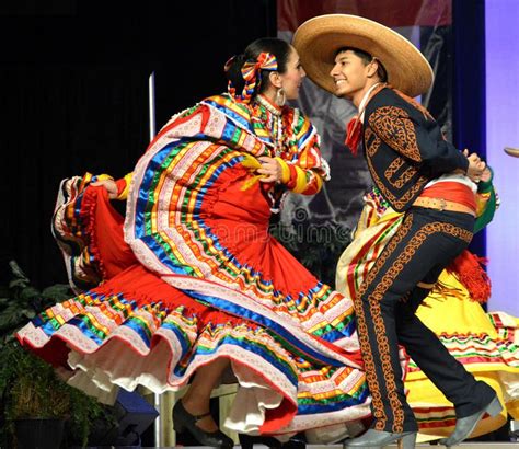 Mexican Dancers Editorial Stock Photo - Image: 47527258 | Mexican ...