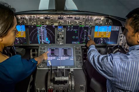 Boeing 777X Cockpit to Feature Touchscreen Displays | Business Aviation ...