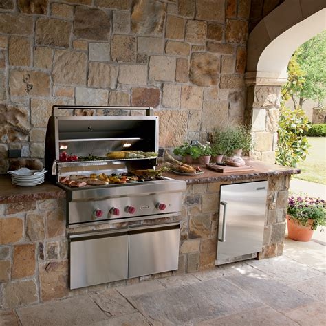 Wolf Outdoor BBQ - Built In For Outdoor Kitchen – Luxury Outdoor Living