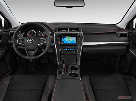 2016 Toyota Camry Pictures: Dashboard | U.S. News & World Report