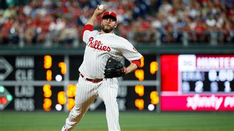 Reliever Tommy Hunter passes physical, practices with Phillies - 6abc ...