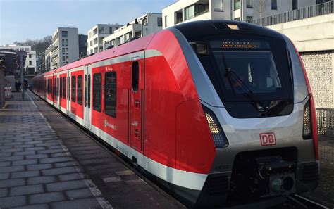 Neue S-Bahn eingesetzt, Entwürfe für Bahnhof Diebsteich fallen durch ...