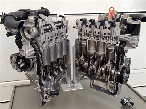 Inline four-cylinder engine cutaway - photo - HomemadeTools.net