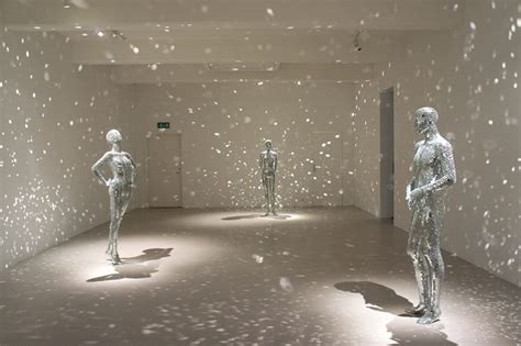 Mobile Mirrors: Manequins Covered in Mirror Shards by Lilibeth Cuenca ...