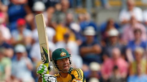 Ricky Ponting demonstrates batting drills that helped him perfect his ...