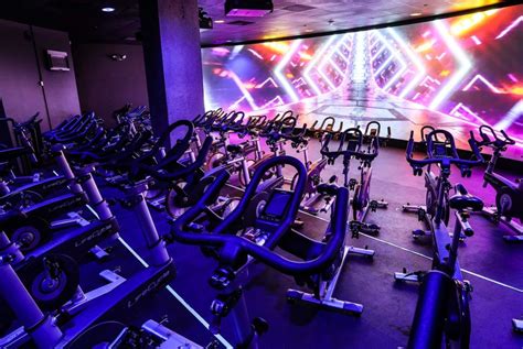 The Most Luxurious Gyms Found in America • the West Side gym of 40,000 ...