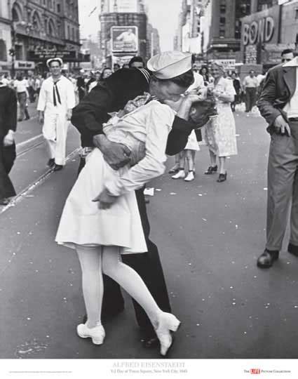 Was Robert Doisneau’s “The Kiss by the Hôtel de Ville” Really a Candid ...