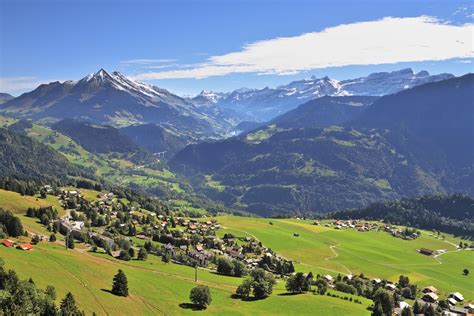 Lake Geneva & the Swiss Alps - a group tour