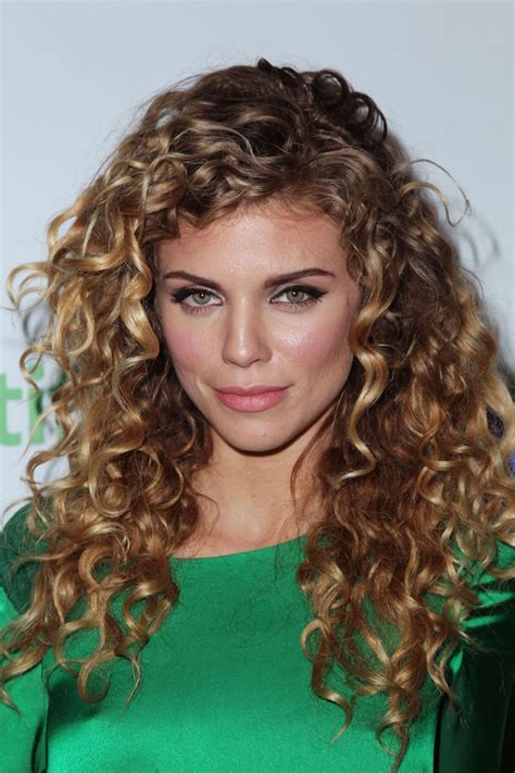 20 Impressive Hairstyles For Thick Curly Hair Girls - Feed Inspiration