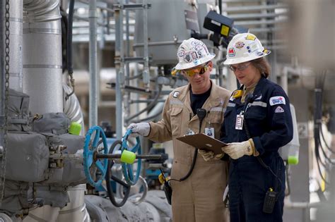 MEC&F Expert Engineers : Marathon Petroleum refinery worker injured in ...