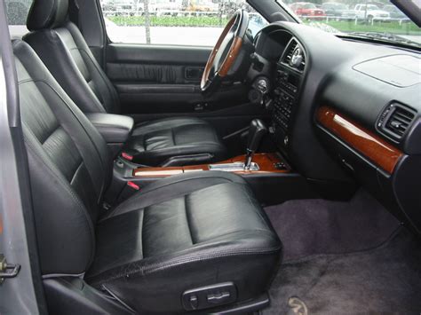 2001 Infiniti QX4 - Interior Pictures - CarGurus