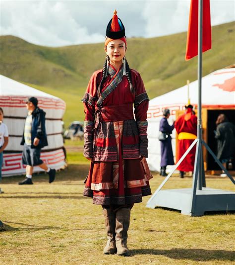 Mongolian Deel Clothing Interesting 5 facts