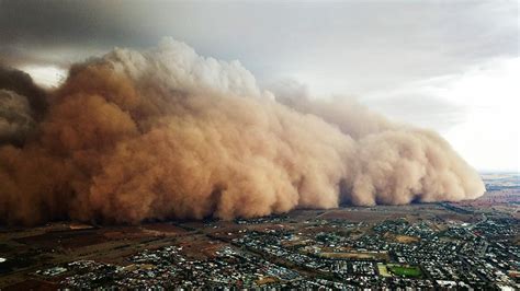 Dust storm: Dubbo, Parkes, Nyngan smothered by “monster” storms. | news ...