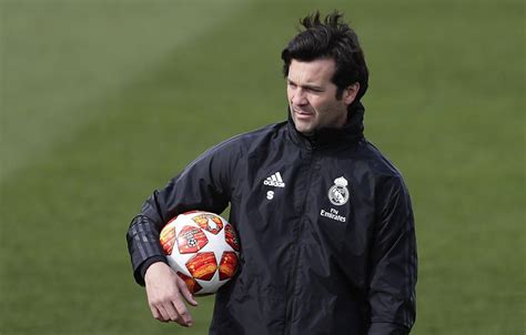 Santiago Solari has told Real Madrid players he expects more | FourFourTwo