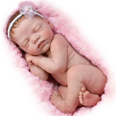 Amazon.com - Ashton-Drake Cuddle Me Lifelike Newborn Baby Doll By ...