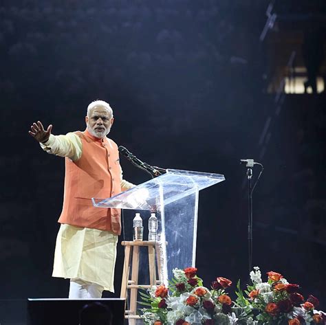 'Howdy Modi' event in US gets huge response - Rediff.com India News