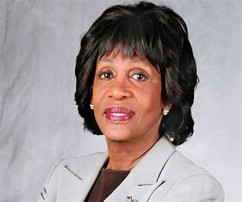 Maxine Waters Biography - Facts, Childhood, Family Life & Achievements