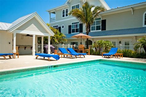 MAINSAIL BEACH INN - Updated 2022 (Anna Maria Island, Florida)