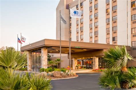 DOUBLETREE BY HILTON® SAN FRANCISCO AIRPORT - Burlingame CA 835 Airport ...