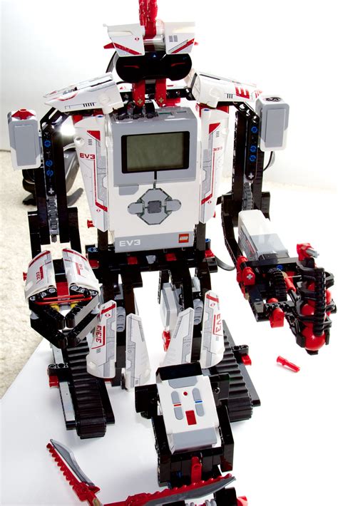 RBI: Review: Lego Mindstorms EV3 means giant robots, powerful computers ...