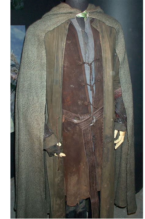 Textural/Structured layers. (Aragorn) | Aragorn costume, Lotr costume ...