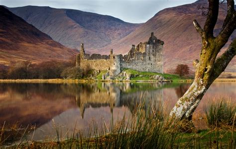 Kilchurn Castle, Loch Awe, Scotland | Natural Creations