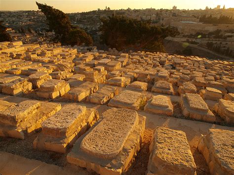 The Jewish Cemetery on the Mount of Olives » har hazeitim