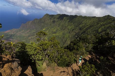 Kauai Hiking Trails: A Guide to Hiking on Kauai | Go Hawaii