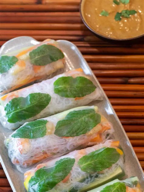 Vietnamese Shrimp Spring Rolls Recipe - The Black Peppercorn