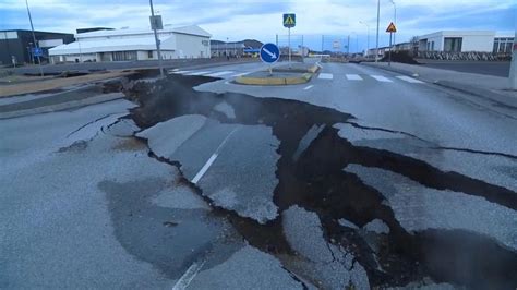 Iceland volcano causes jagged cracks through the evacuated town of ...