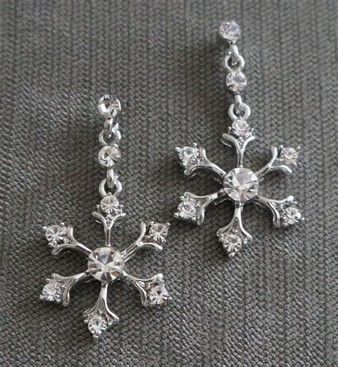 Frozen/ Elsa Inspired Snowflake Earrings/ Ear Rings. Beautiful - Etsy