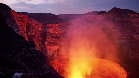 Scientist Study Lava Lake Created By Leaking Volcano | RTM ...