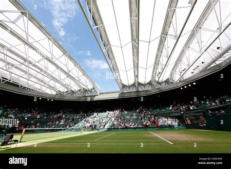 Centre Court roof at Wimbledon Stock Photo - Alamy