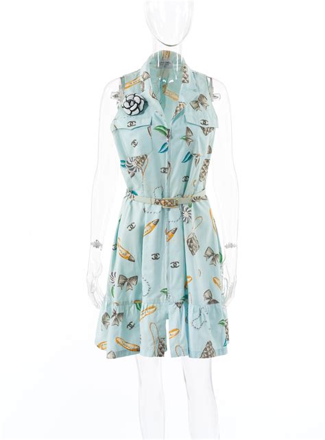 CHANEL | BLUE COTTON PRINTED DRESS WITH CAMELLIA BROOCH AND MATCHING ...