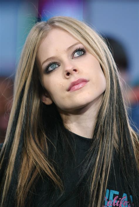 Avril Lavigne - Avril Lavigne Photo (5738746) - Fanpop