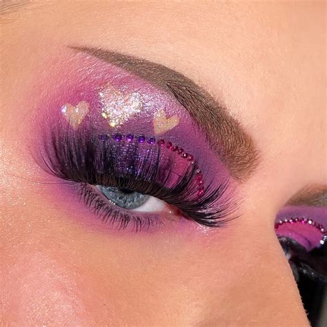 UPDATED: 30+ Striking Purple Eyeshadow Looks (August 2020)