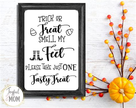 Trick or Treat Smell My Feet Printable Sign Halloween Candy Bowl Sign ...