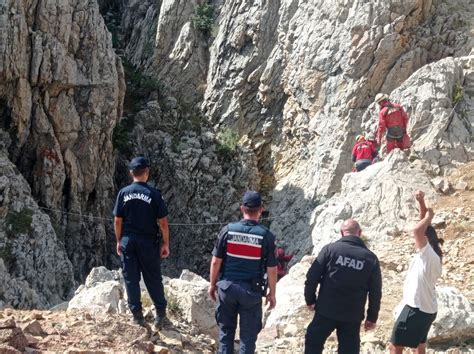 Rescue efforts of US caver underway in Türkiye's 3rd deepest cave ...