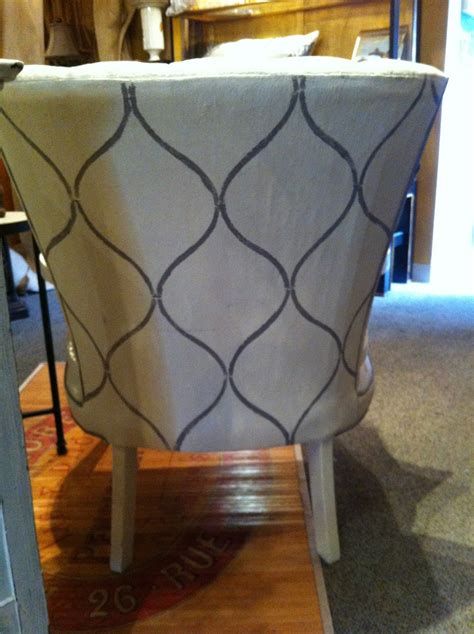 Robyn Story Designs and Boutique: PAINTING UPHOLSTERY WITH CHALK PAINT®