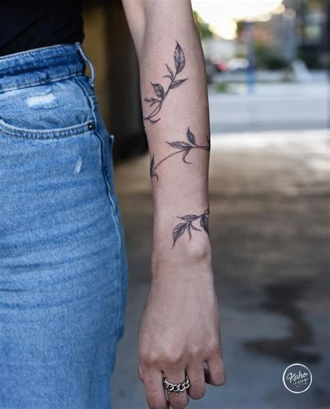 60+ Leaf Vine Tattoo Ideas That Will Blow Your Mind!