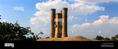 Summer view of Broadway Tower, Broadway village ,Worcestershire ...