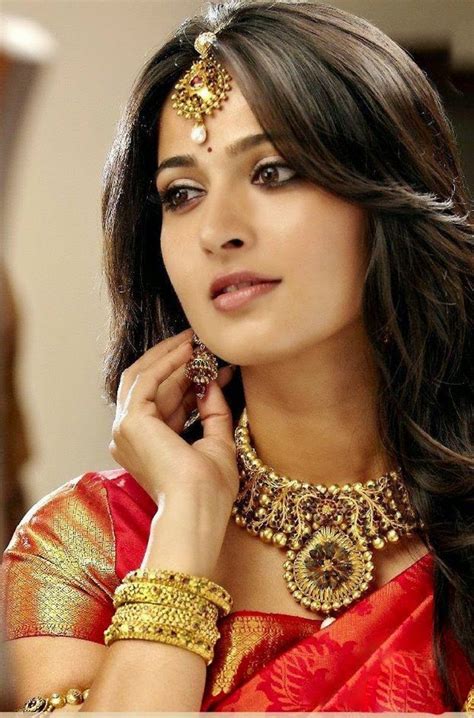 CAP: Anushka Shetty in Traditional Saree