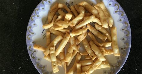 Crisps Maida (Salted) Namkeen Recipe, Crispy Nimki Recipe Recipe by ...