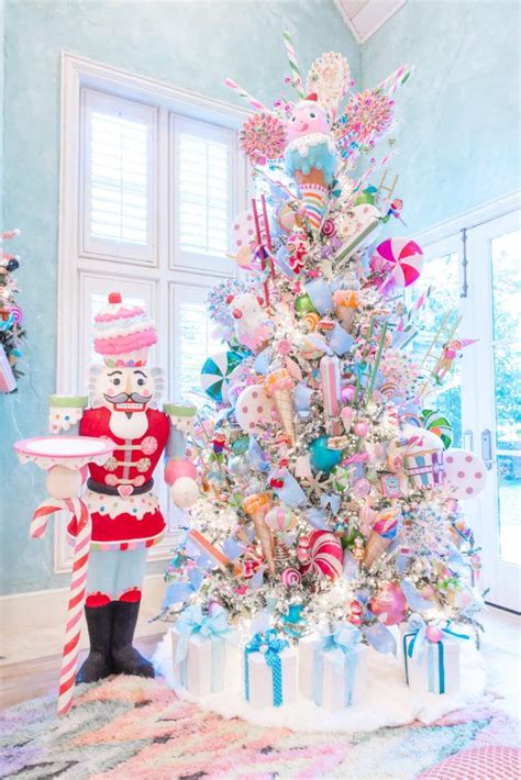 20+ Candy Decorated Christmas Tree - DECOOMO