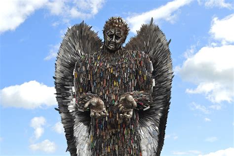 Sculptor Spends 2 Years To Build Knife Angel Out Of 100,000 Weapons ...