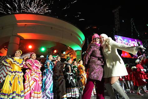 A Dazzling Downtown: Milwaukee celebrates 109th Christmas Tree with ...