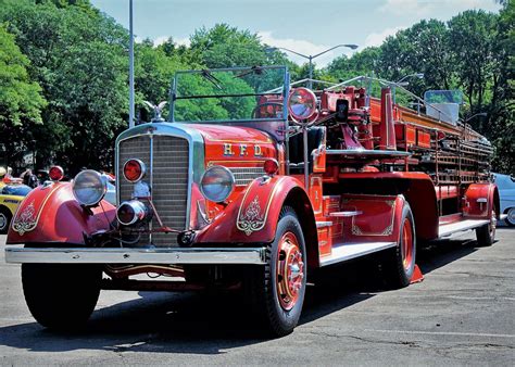 types of aerial fire trucks - Antoine Gladney