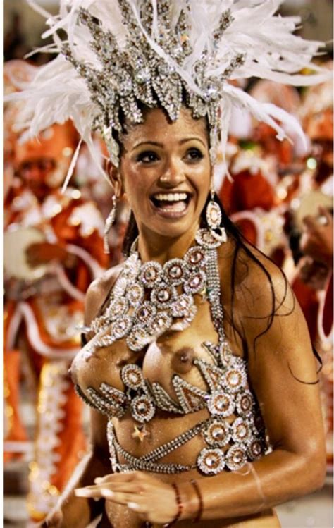 Pin by Gaetano on Carnevale ... festa ed allegria | Brazilian carnival ...