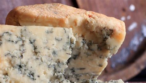 Gorgonzola Cheese: Overview, Tasting Notes, Wine Pairings & More